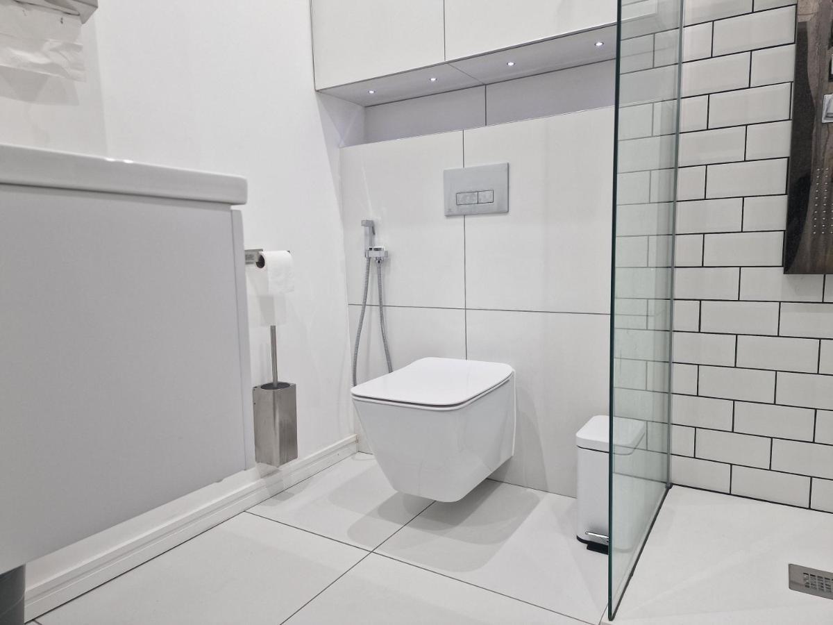 Beautiful Rooms In Лондон Екстериор снимка
